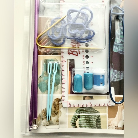 "I Taught Myself to Knit" Kit for beginners and intermediate knitters - Picture 3 of 5